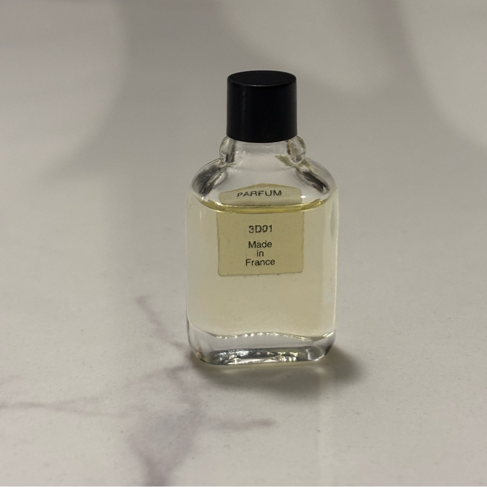 Givenchy L'Interdit - Picture 4 of 5